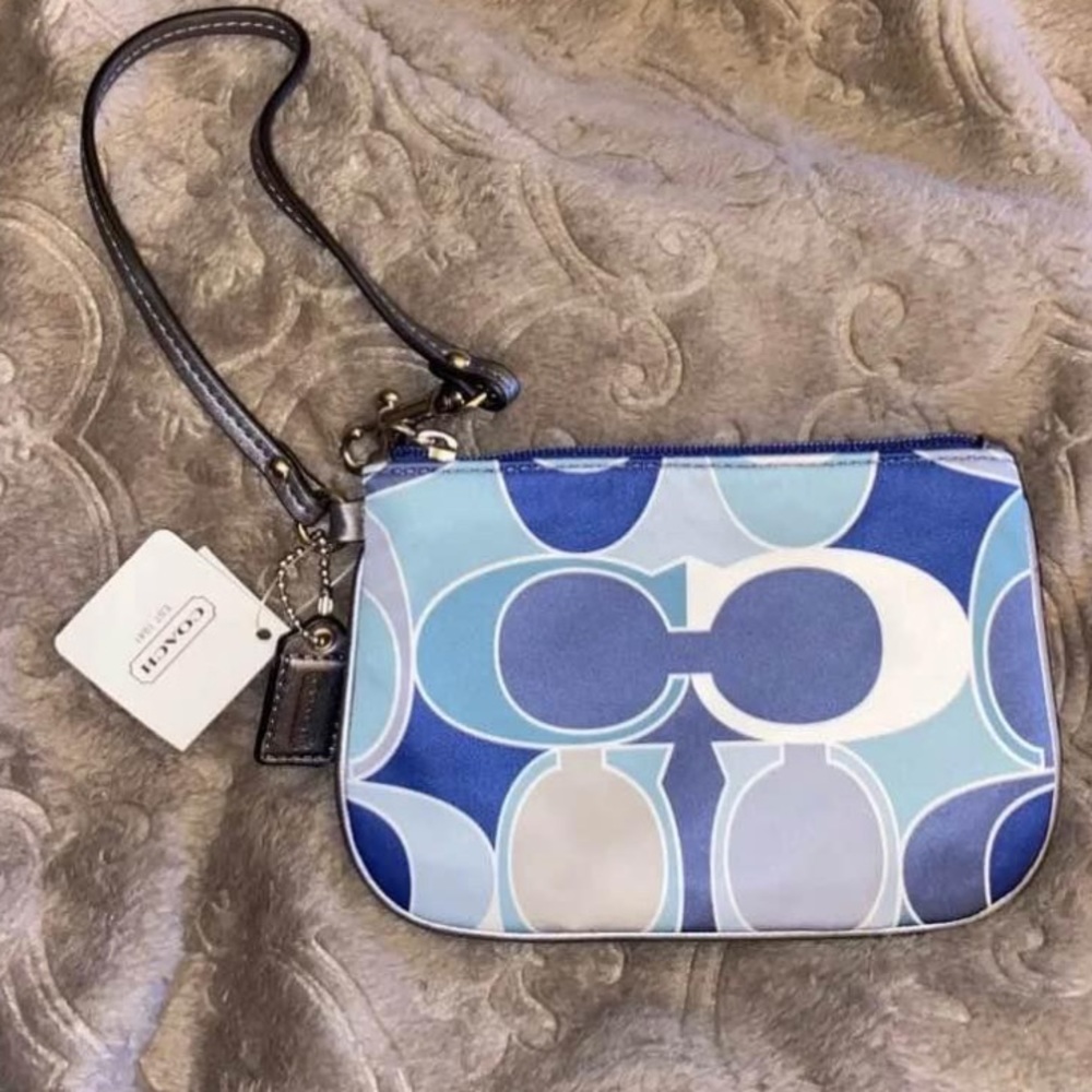 Coach F46771 Gallery Blue Scarf Print Wristlet